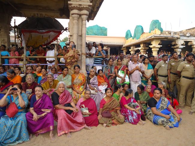 Srirangam Ranganathaswami Temple Irappathu  utsavam Vedupari 2014-15