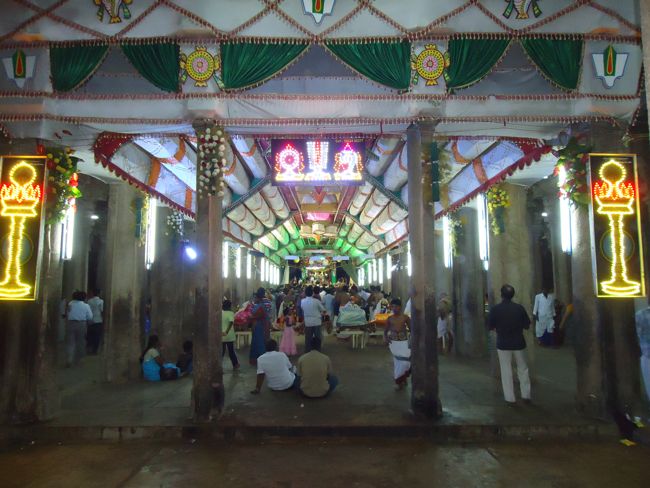 Srirangam Ranganathaswami Temple Vairamudi Kreeda Sevai Irrappathu Utsavam day 5 2014-30