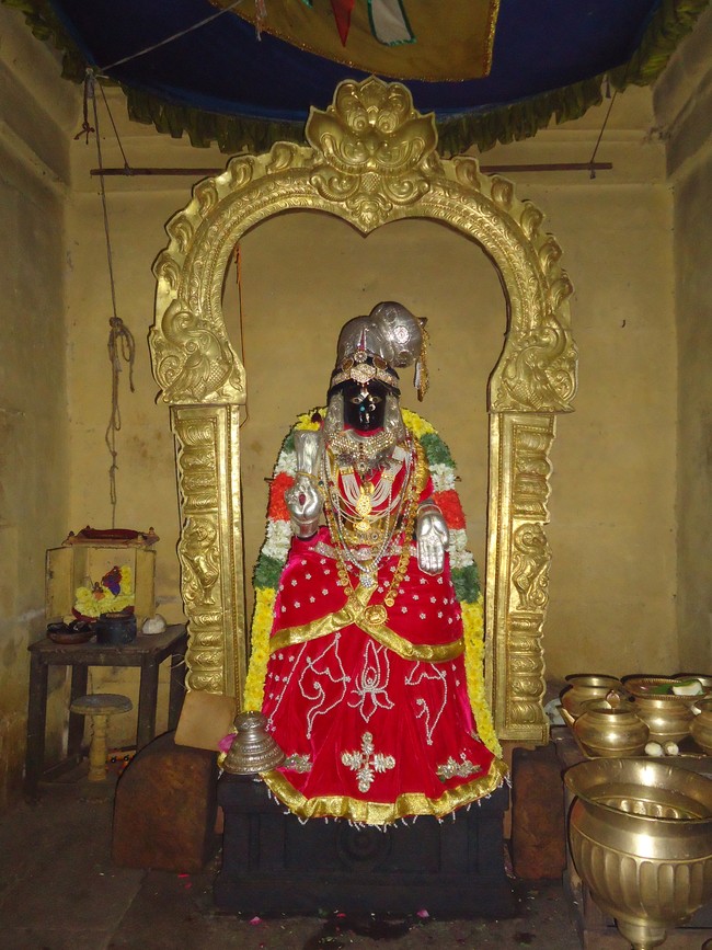 Srirangam Veli ANdal Sannadhi Muthangi Sevai 2014-5