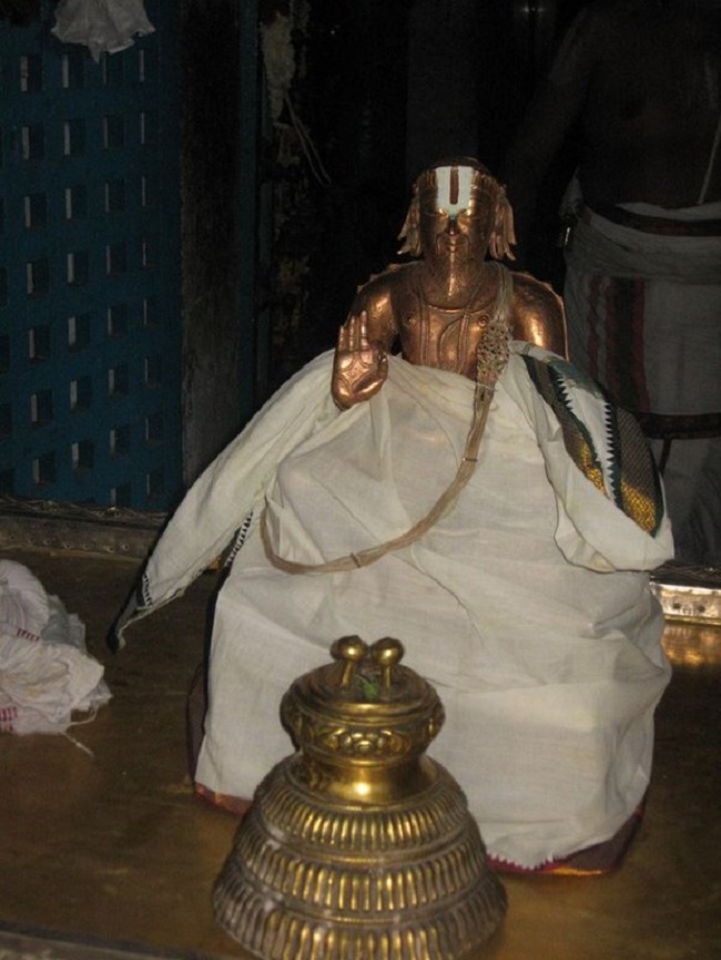 Swami Koorathazhwan Margazhi Hastham Purappadu At Kooram Adhikesava Perumal Temple21