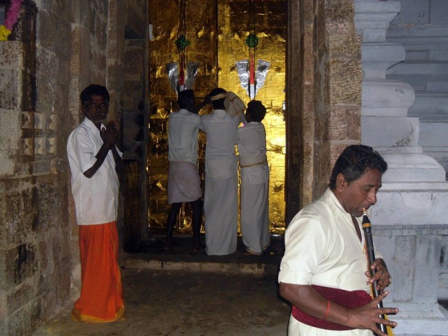 Thirukannamangai  Sri Bhakthavatsala Temple  Irappathu  utsavam Day 10 Nammazhwar Moksham   2014-45