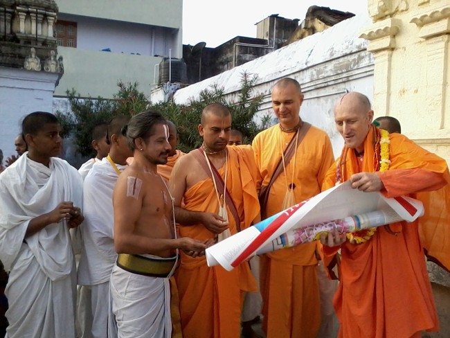 Thiruvelukkai Rathasapthami Thirumanjanam & ISKCON Visits 2015-26