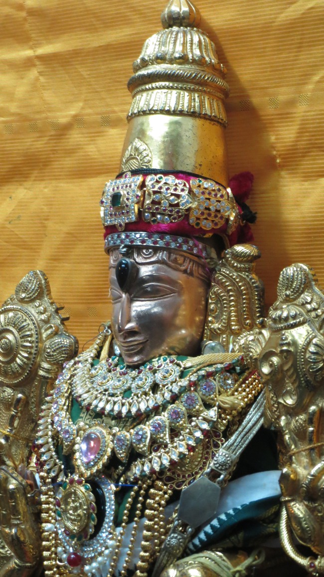 Thiruvelukkai Sri Azhagiya Singa Perumal Temple Ekadasi THirumanjanam-2015-10