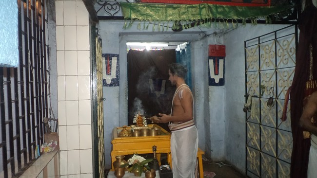 Thiruvelukkai Sri Narasimhar Thirumanjanam on THai Ammavasai  2015-12