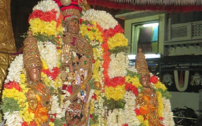 kanchi Devarajaswami Temple Irappathu UTsavam Namamzhwar Thiruvadi thozhal 2015-07