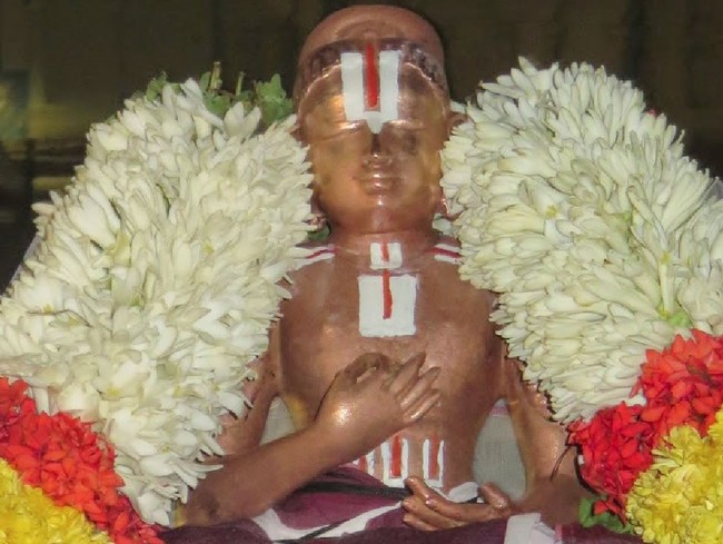 kanchi Devarajaswami Temple Irappathu UTsavam Namamzhwar Thiruvadi thozhal 2015-21