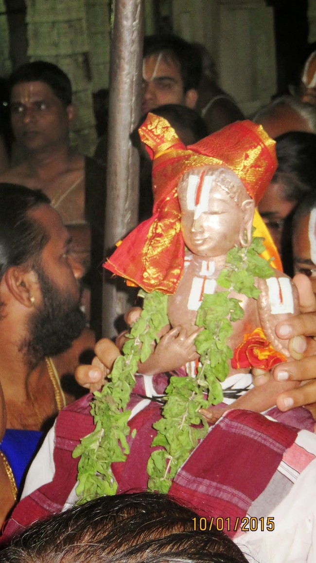 kanchi Devarajaswami Temple Irappathu UTsavam Namamzhwar Thiruvadi thozhal 2015-52