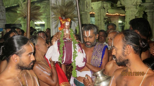 kanchi Devarajaswami Temple Irappathu UTsavam Namamzhwar Thiruvadi thozhal 2015-59