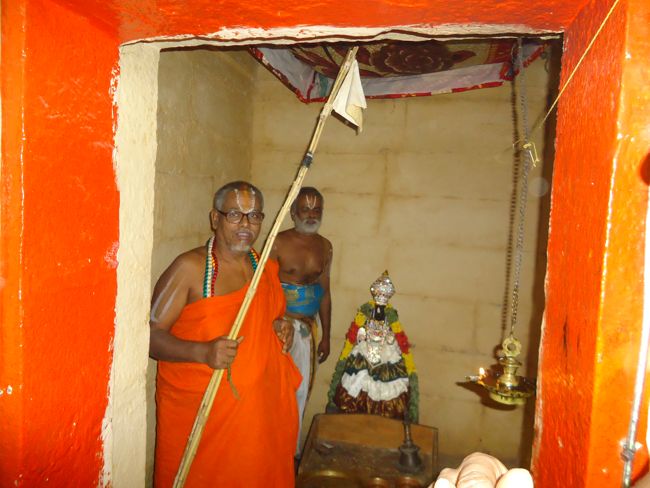 6th feb 15 - 6.40pm thirukurallappan sannathi mangalasasanam  (13)