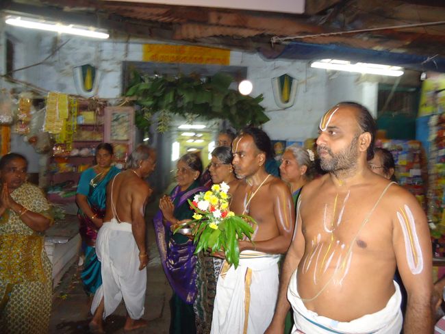 6th feb 15 - 6.40pm thirukurallappan sannathi mangalasasanam  (24)