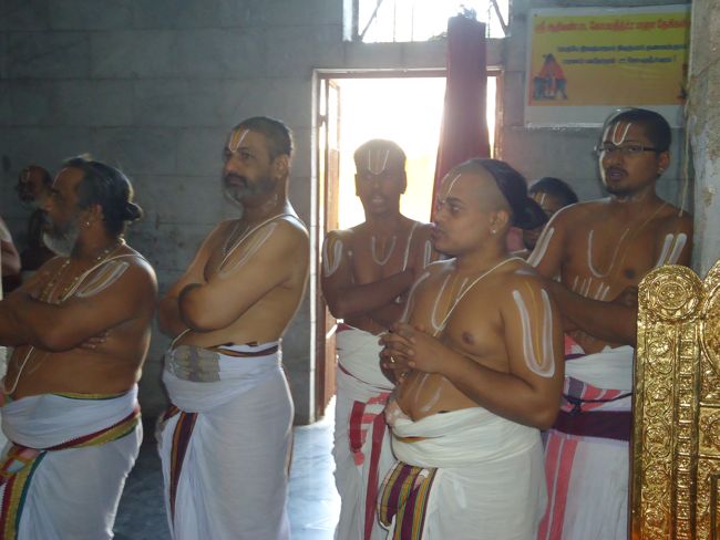 7th feb 15 - srimath azhagiyasingar nithya arathanam and visited to madurai ayathampatti (29)