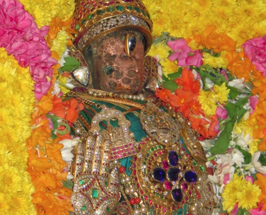 Kanchi Devaperumal Sri koorathazhwan Satrumurai 2015