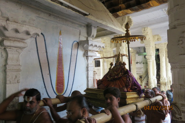 Kanchi Sri Devarajaswami Temple Ananathasaras Theppam Day 2  2015-02