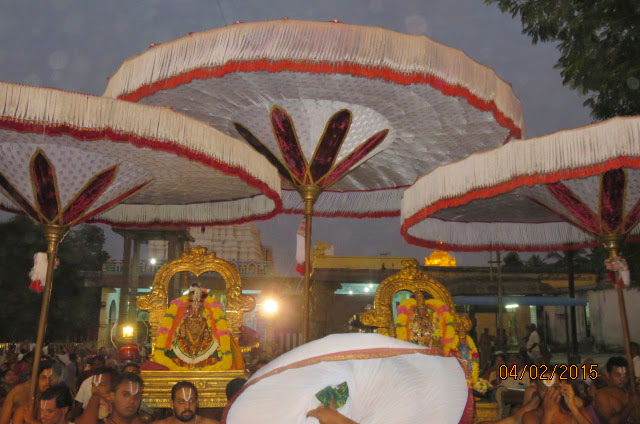 Kanchi Sri Devarajaswami Temple Ananathasaras Theppam Day 2  2015-09
