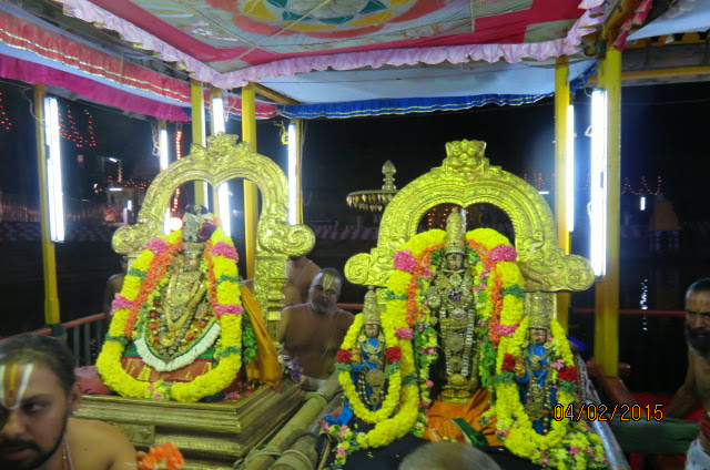 Kanchi Sri Devarajaswami Temple Ananathasaras Theppam Day 2  2015-26