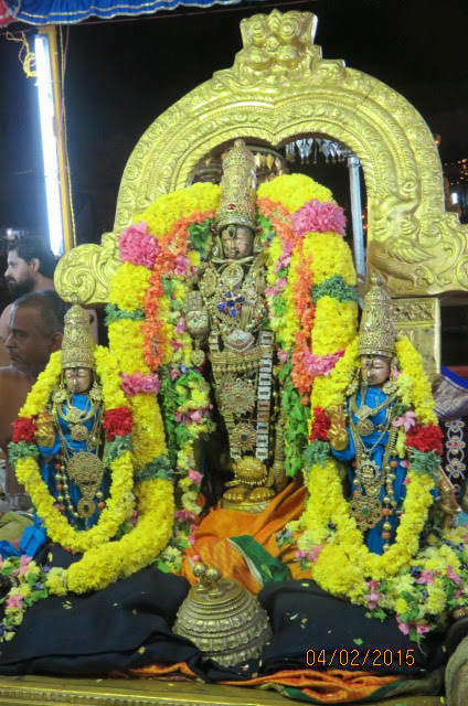 Kanchi Sri Devarajaswami Temple Ananathasaras Theppam Day 2  2015-28