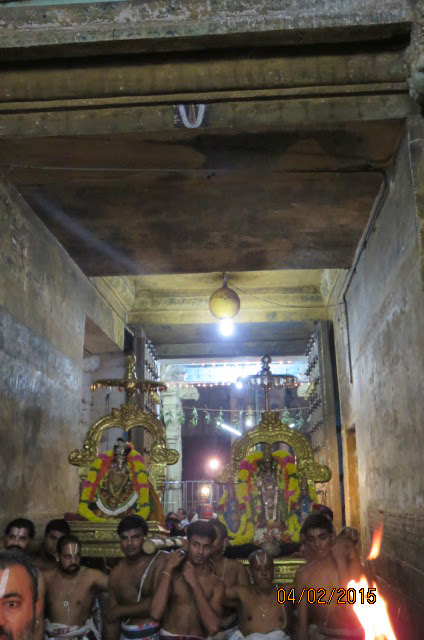Kanchi Sri Devarajaswami Temple Ananathasaras Theppam Day 2  2015-44