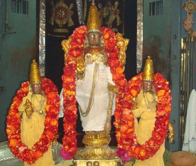 Kanchi Sri Varadaraja Perumal Temple Sri Koorathazhwan Thirunakshatra Utsavam 2015-05