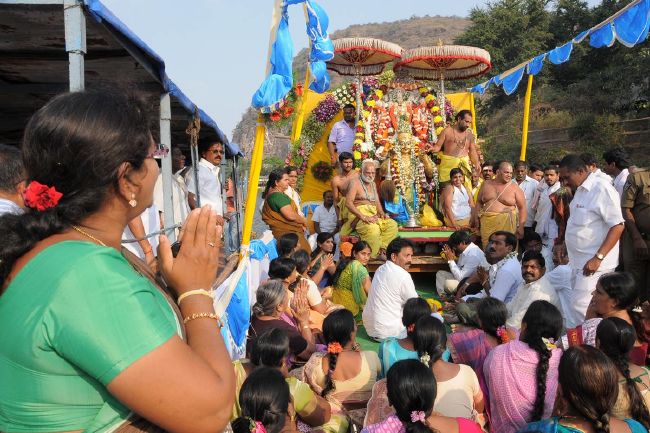 Mangalagiri Sri Panakala Lakshmi Narasimha Swamy Theppotsavam 2015-18