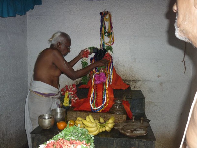 Monthly Purattadhi Tirumanjanam at the Brindavanam of 41st Srimadh Azhagiasingar-2015-0014