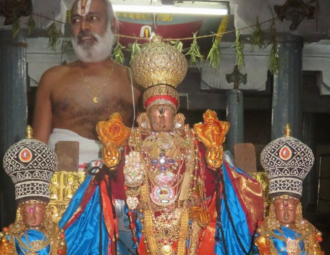 Monthly Purattadhi Tirumanjanam at the Brindavanam of Kanchi Sri Devaperumal Ammavasai Purappadu-2015-19