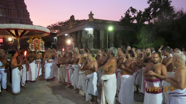Monthly Purattadhi Tirumanjanam at the Brindavanam of Kanchi Sri Devaperumal Ammavasai Purappadu-2015-29
