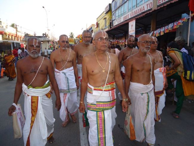 Srirangam Masi Theppotsaavam Sri Namperumal Purapppadu to Yanai vahana Mandapam  2015 -03