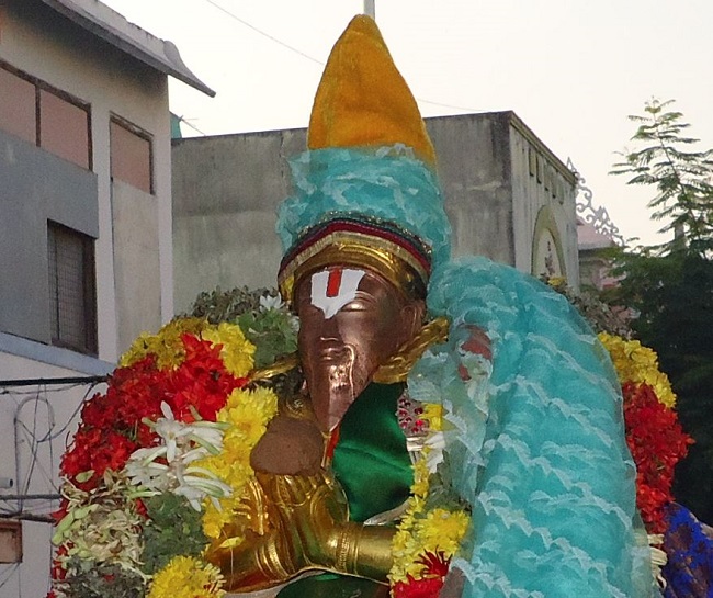 Srirangam Ranganathaswami Temple Koorathazhwan Thirunakshatra Purappadu  2015-01