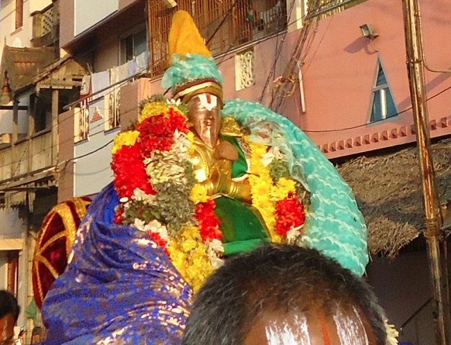 Srirangam Ranganathaswami Temple Koorathazhwan Thirunakshatra Purappadu  2015-03