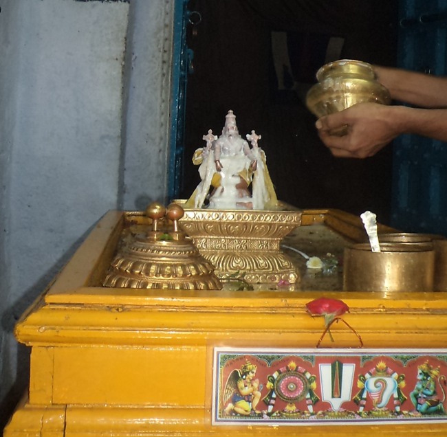 Thiruvelukkai Azhgaiya Singaperumal Temple Masi Ammavasai Thirumanjanam-2015-03