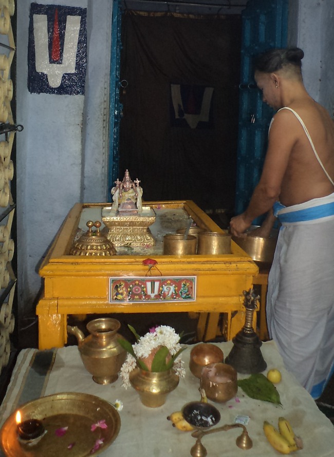 Thiruvelukkai Azhgaiya Singaperumal Temple Masi Ammavasai Thirumanjanam-2015-07