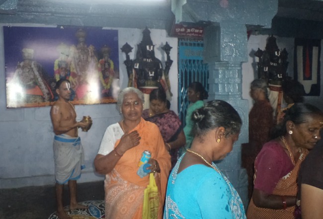 Thiruvelukkai Azhgaiya Singaperumal Temple Masi Ammavasai Thirumanjanam-2015-26