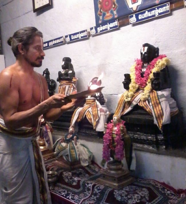 Thiruvelukkai Sri Azhagiyasinga perumal Thai Swathi Utsavam 2015-20 - Copy