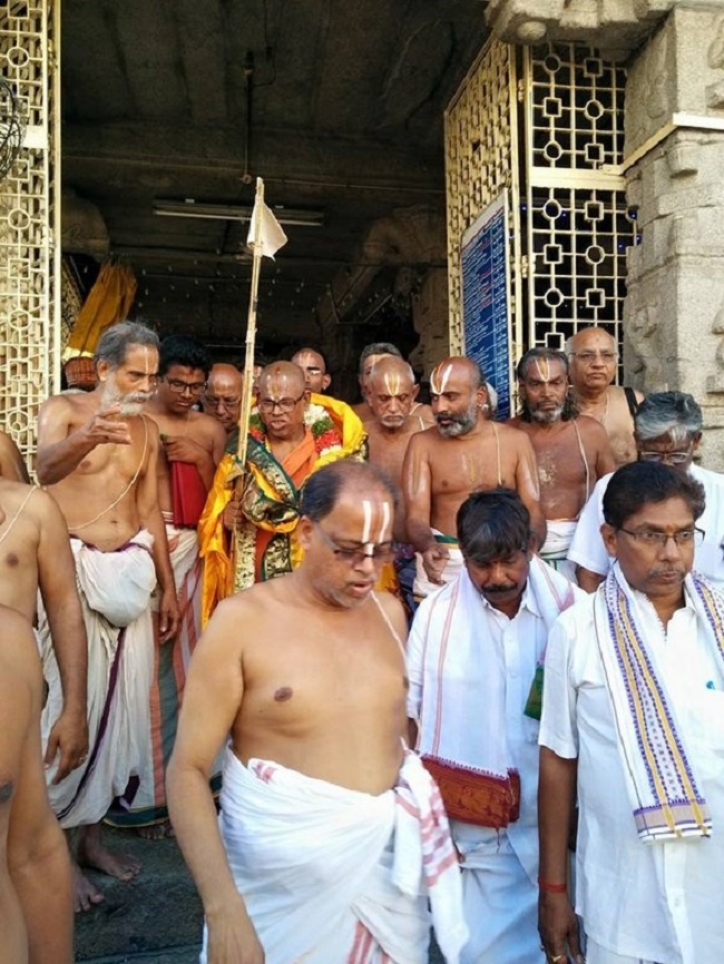 HH 46th Srimath Azhagiyasingar Mangalasasanam At Tirupathi Sri Govindaraja Swamy Temple14
