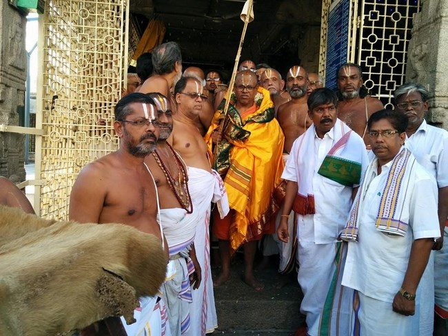 HH 46th Srimath Azhagiyasingar Mangalasasanam At Tirupathi Sri Govindaraja Swamy Temple8
