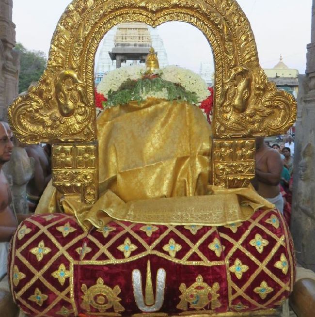 Kanchi Sri Devaperumal Panguni Krishna Ekadasi Purappadu  2015 -09
