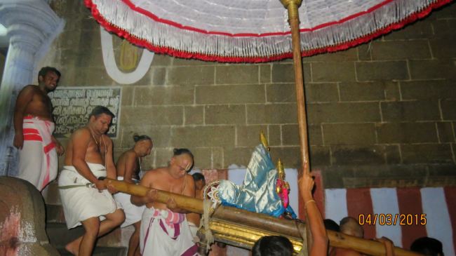 Kanchi Sri Devaperumal Thirumalayil irunthu Iranguthal 2015 -4