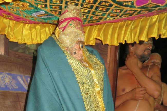 Kanchi Sri Devaperumal Thirumbukal from Raja Kulam 2015 -05