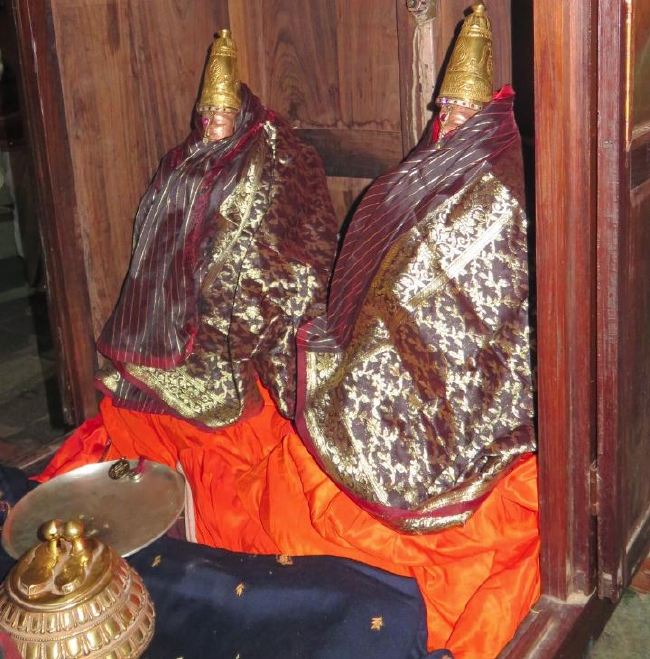 Kanchi Sri Devaperumal Thirumbukal from Raja Kulam 2015 -06