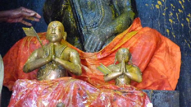 Maasi Hastha Tirumanjanam at the Brindavanam of 44th Srimadh Azhagiasingar 2015 -09