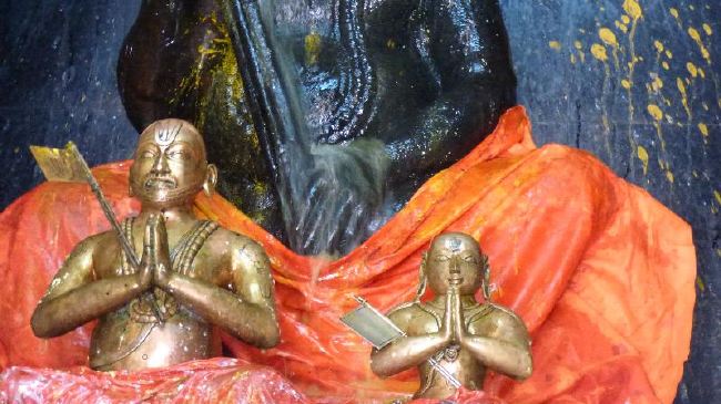Maasi Hastha Tirumanjanam at the Brindavanam of 44th Srimadh Azhagiasingar 2015 -11