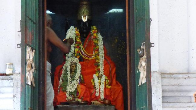 Maasi Hastha Tirumanjanam at the Brindavanam of 44th Srimadh Azhagiasingar 2015 -17