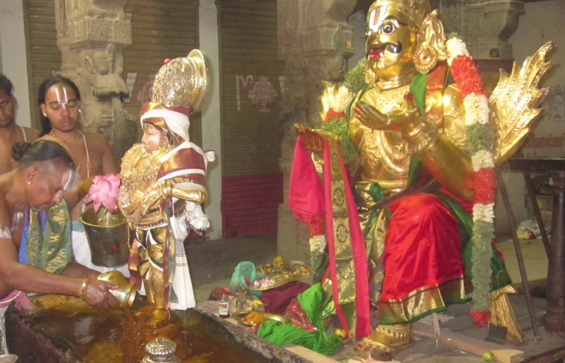 Mannargudi Sri Rajagopalan Garuda sevai-2 2015
