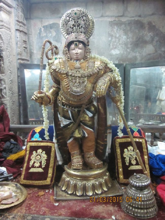 Mannarugdi Sri Rajagopalswami Temple Brahmotsavam Garuda Sevai morning purappadu 2015 -01