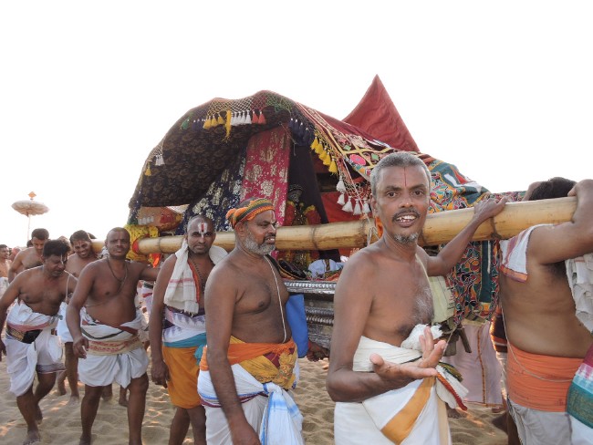 Srirangam Namperumal Jeeyapuram to Srirangam THirumbuka 2015-1 (18)