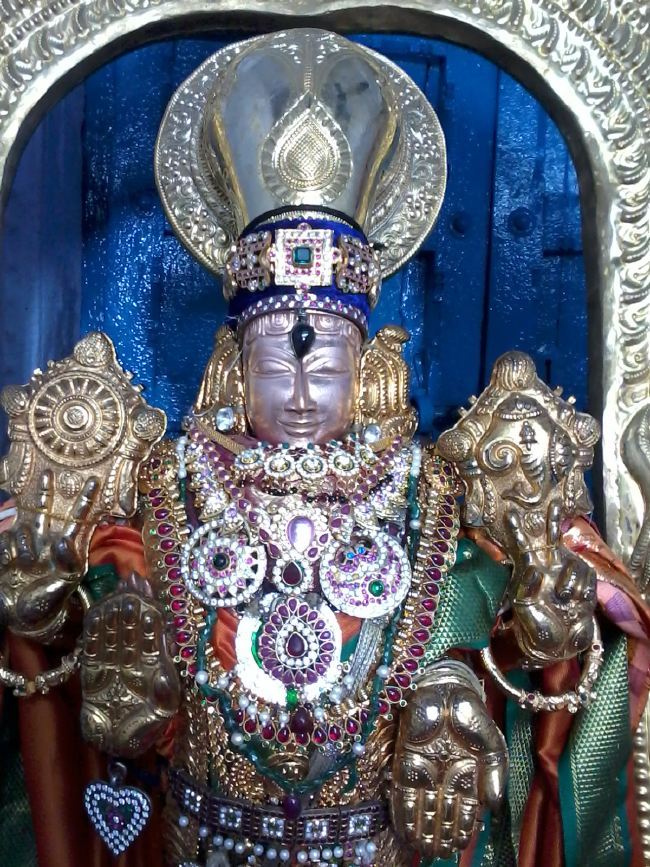 THiruvelukkai Sri Azhagiya Singaperumal sannadhi  Dhavanotsavam day 2 2015 -01