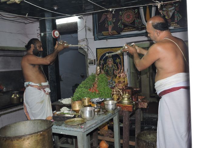 resized_23rd mar 15 - sri poundrikapuram andavan ashram uthira veethi - thirumanjanam (158)