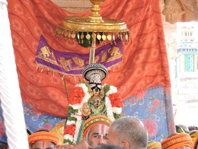 18th apr 15 - 5 to 6pm - theerthavari kandarulli asthanam ezhuntharullal (4)