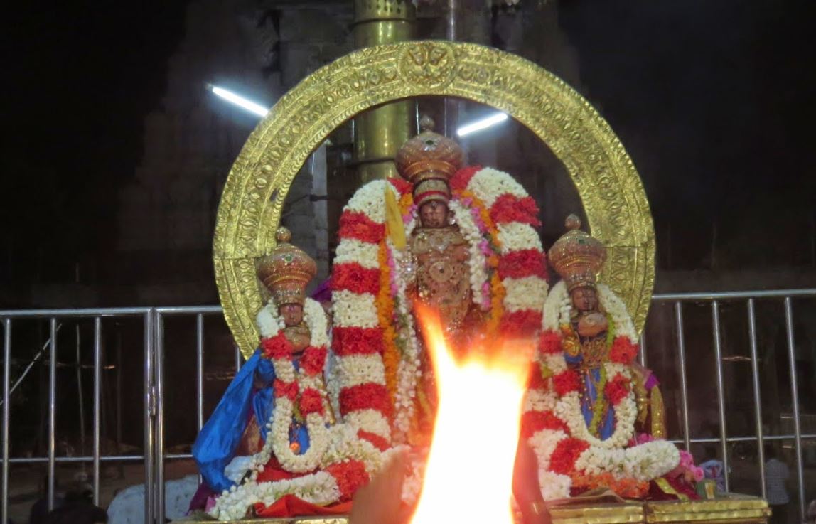Kanchi Sri Devaperumal Manmadha varusha Purappadu 1 2015