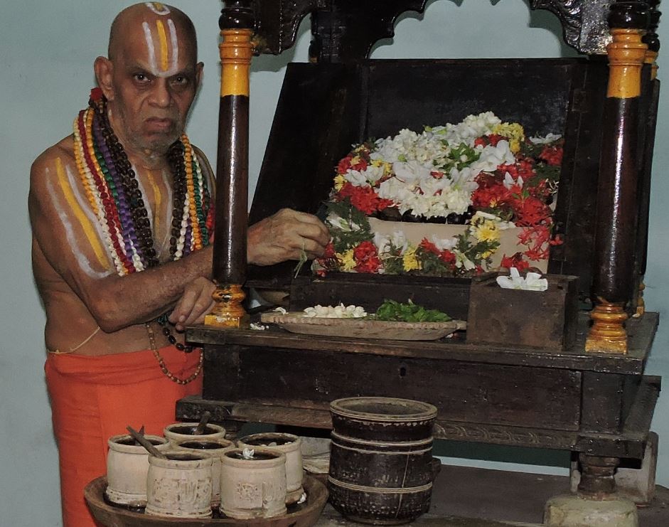 Srirangam Poundarikapuram Vennatrankarai Andavan Kainkaryam  2015